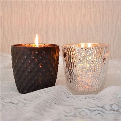 Coinnleoir Gloine Airgid